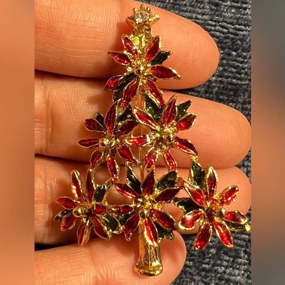 Vtg Lia Signed Red Enamel Poinsettia Flower Goldtone Christmas Tree Pin Brooch